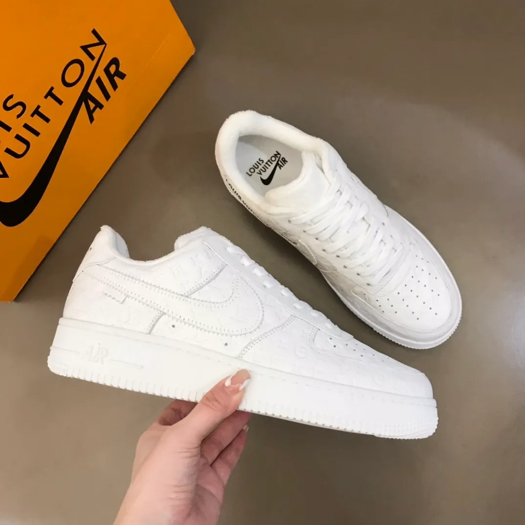 Men's shoes💰p440 "*oui* Vuitto*" x OFF-WHITE x Nike three-party collaboration! Trendy and cool men's casual sports shoes with unrivaled color matching. The design idea basically continues the style of THE TEN. The Swoosh line and tongue label have a very familiar visual effect and are both fashionable and trendy! A must-have for fashionistas! The effect on your feet is absolutely stunning! Size: 38-45